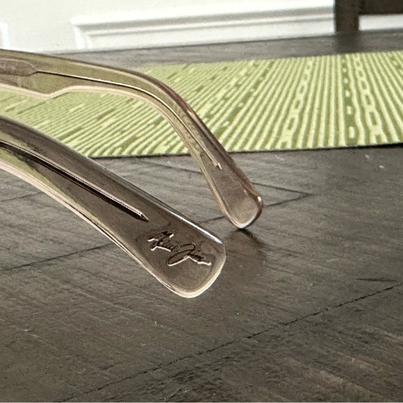 Maui Jim Sunglasses Rs739-05b
Heliconia Crystal Rose Lenses Polarized - Picture 8 of 12